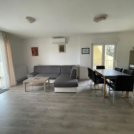מאנדרה Apartmani Stambuk מראה חיצוני תמונה