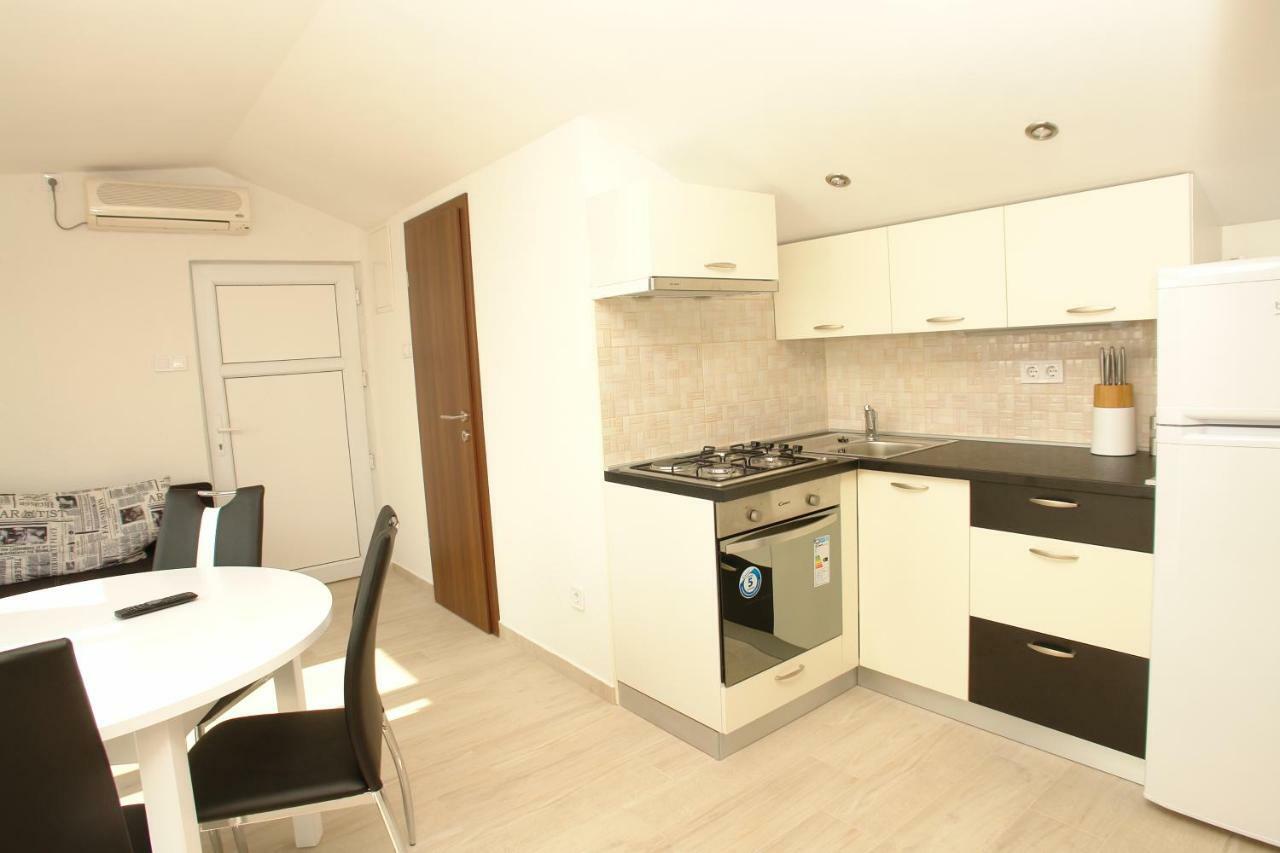 מאנדרה Apartmani Stambuk מראה חיצוני תמונה